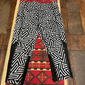 Athletic Works Black and White Geometric Kids Leggings